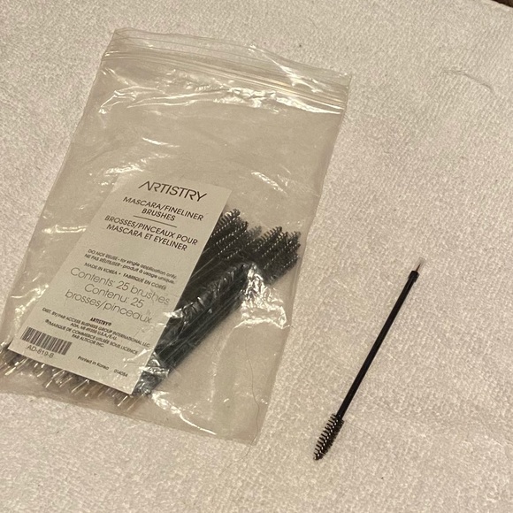 New Artistry Brand Make Up brushes - Picture 10 of 15